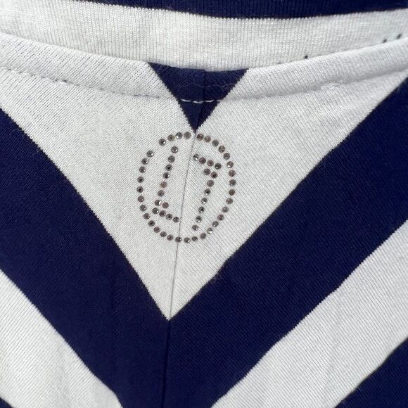 EUC Laurel, Size 10, Diagonal Cut, Loose Beautiful Top - Picture 3 of 9